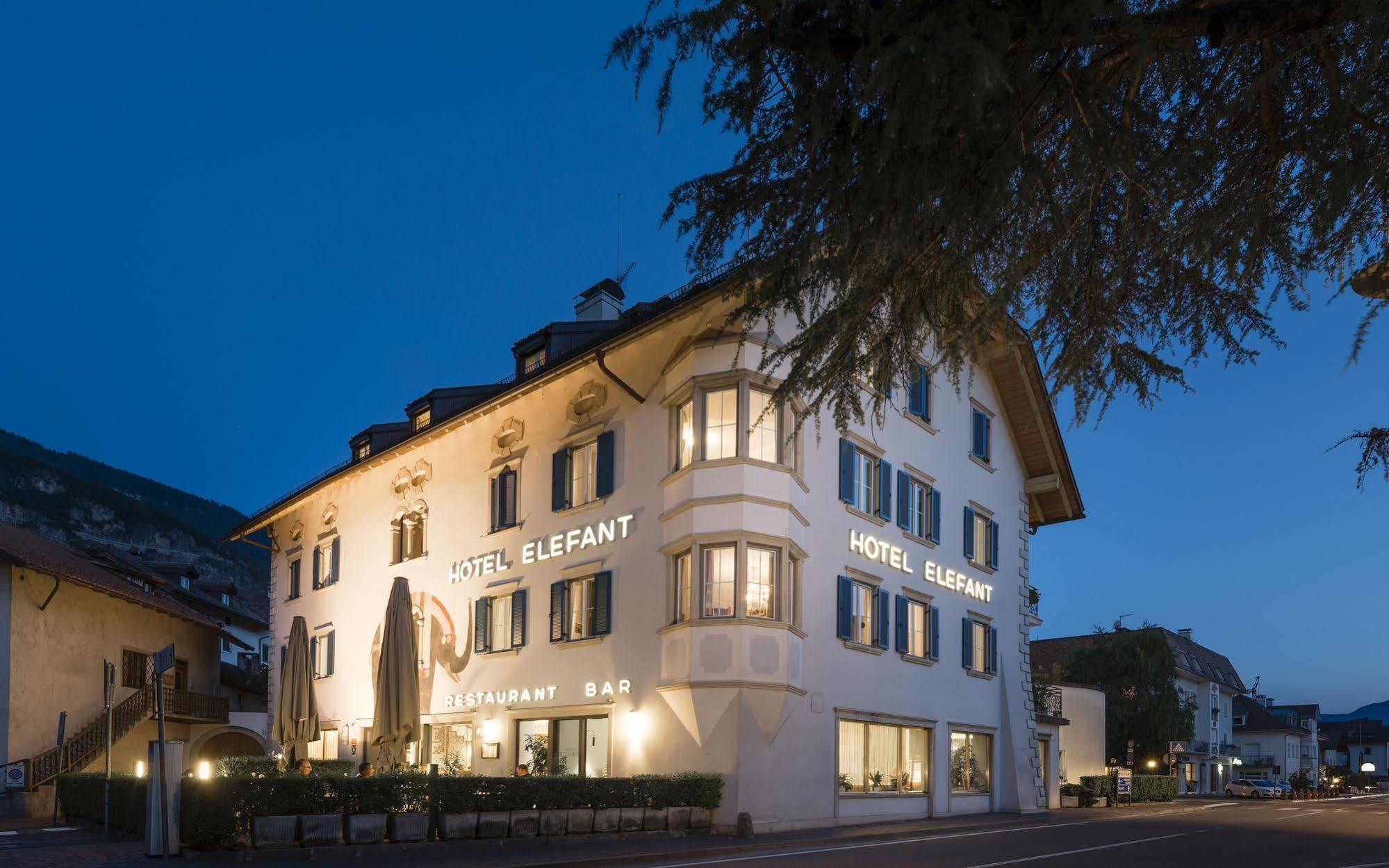 Hotel Elefant Ora / Auer Eksteriør billede