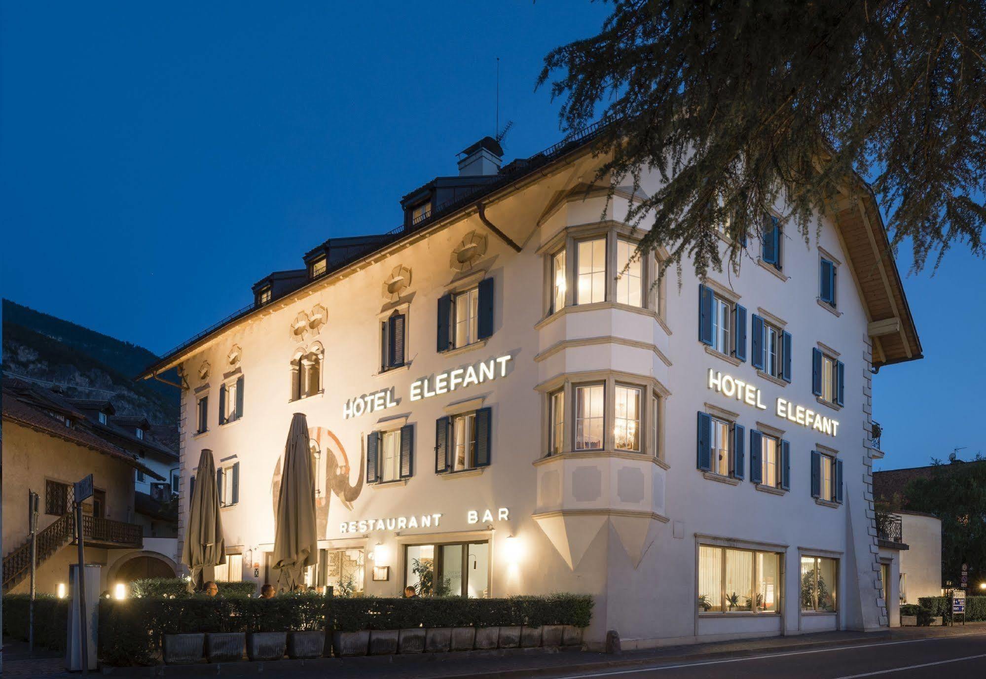 Hotel Elefant Ora / Auer Eksteriør billede